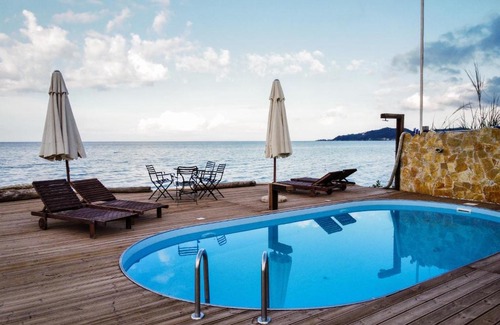 Alykes Apartment | Seashore Stream Suites