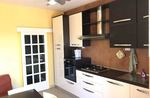 Vada Apartment | Seaside Apartment – 2 Min Walk to Beach, Free Wi-Fi & Bikes