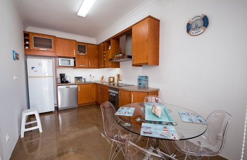 Capelas House | 🌊Seaside Azores Villa 🏡with natural pool, terrace & barbecue