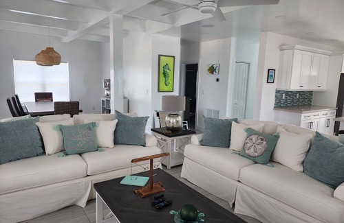 Treasure Cay House | Seaside Bliss: Dockside Living with Stunning Sunsets and Sunrises