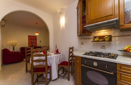 Ripenda Verbanci House | Seaside Bliss: Unwind in Your Exclusive Summer Rental Paradise