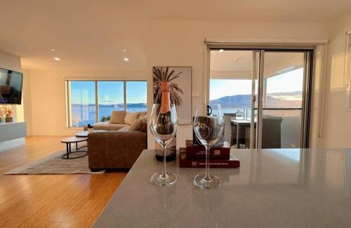 Howrah House | Seaside Chic Villa with Breathtaking Ocean Views