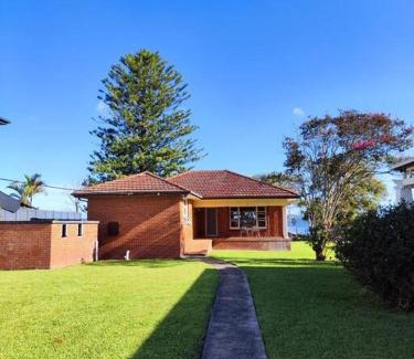 Tascott House | Seaside Cottage with Jetty