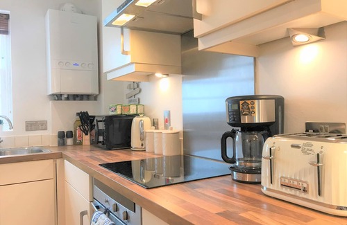 Worthing House | Seaside Cottage With Parking