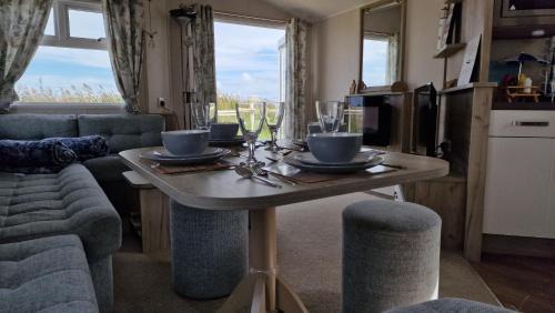 Southerness Resort | Seaside Heaven - Southerness Caravan Rental