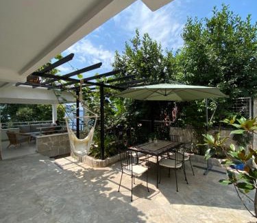 Kumbor House | Seaside Holiday Home Maksim