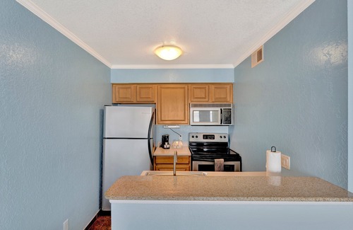 Rocky Point Hotel | Seaside Luxury Oasis with balcony