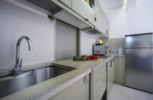 Koum Kapi Apartment | Seaside Luxury One Bedroom Athinon Apartment