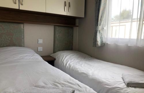 Bembridge Apartment | Seaside retreat in Whitecliff Bay