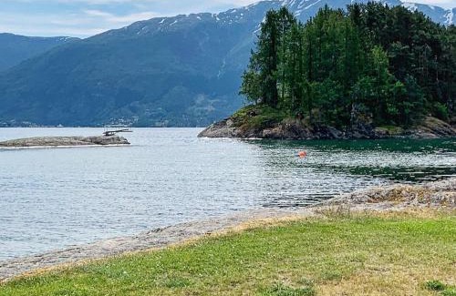 Kvam House | Seaside Serenity in Hardangerfjord-By Traum