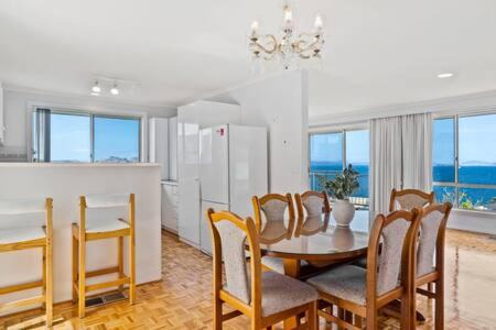 Sandy Bay House | Seaside Serenity: Panoramic Waterfront Retreat