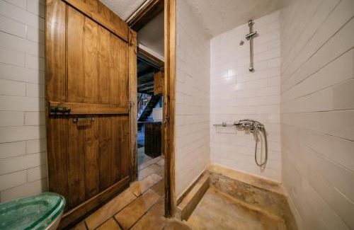 Agios Minas House | Seaside Wooden Cottage Retreat