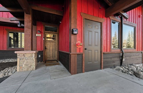 Lakeside Village Apartment | Seasons at Keystone #1886 By Summit County Mountain Retreats