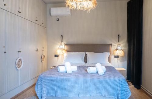 Poros Apartment | Seaview Apartment - Poros Relaxing Beachfront Flat