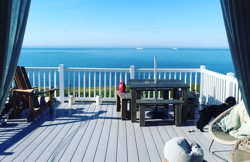 Kimmeridge Ski Chalet | SeaView Chalet-DurdleDoor-Sleeps4to6- Pet friendly