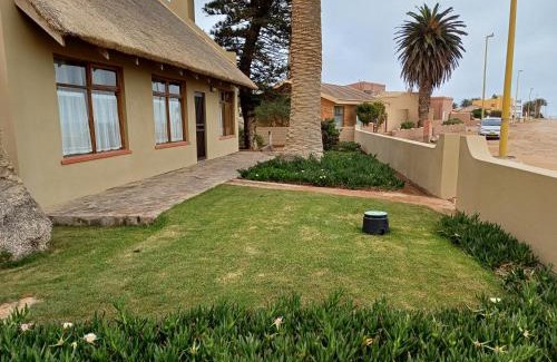 Henties Bay Ski Chalet | Seaview Cottage