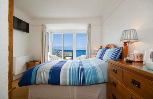 West Looe Bed & Breakfast | Seaview