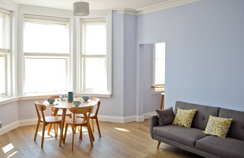 Worthing Apartment | Seaview