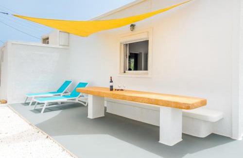 Mandrakia House | Seaview House Mandrakia