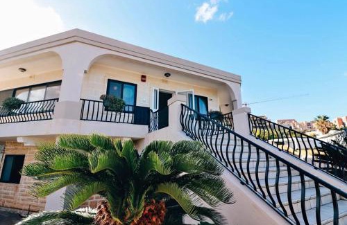Santa Maria Estate Villa | Seaview Octagon Villa with Pool & Outdoor Whirlpool