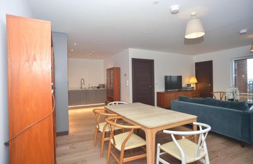 Southend-on-Sea Apartment | Seaview Point, Superb 2- bedroom flat, 12th Floor