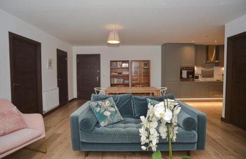 Southend-on-Sea Apartment | Seaview Point, Superb 2- bedroom flat, 12th Floor