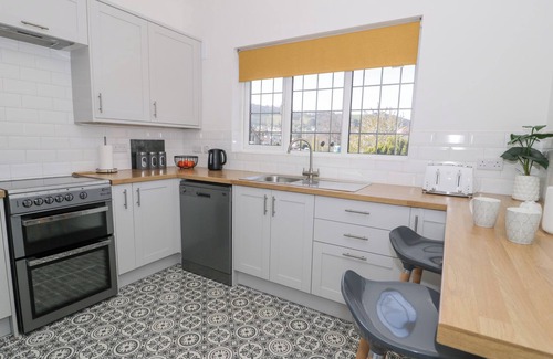 Rhos on Sea Cottage | SEAWINDS 2A, pet friendly, character holiday cottage in Rhos-On-Sea