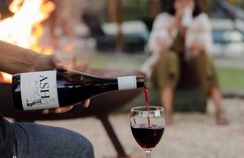 Pokolbin Cabin | Secluded 3BR Cabin in Palmers Lane Estate with Pool, Tennis, walk to Cellardoors