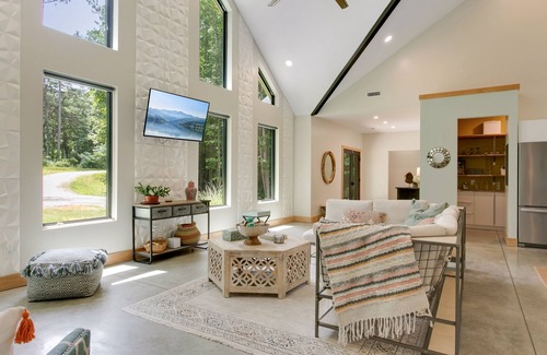 Toano House | Secluded 5-Acre Waterfront view near Williamsburg