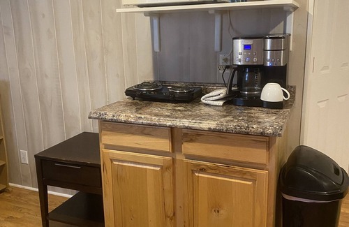 Ingles Apartment | Secluded Apartment in the Woods Near Claytor Lake and Virginia Tech