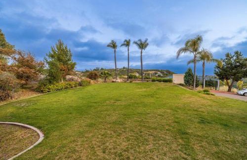 Ramona Villa | Secluded Boulder Groves Resort Getaway!