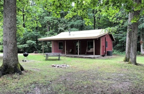 Triumph Cabin | Secluded Cabin Near Starved Rock W/Whirlpool Tub