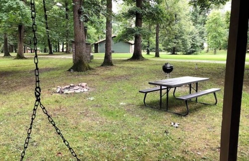 Triumph Cabin | Secluded Cabin Near Starved Rock W/Whirlpool Tub