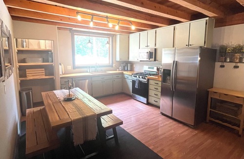 Mount Shasta Cabin | SECLUDED CABIN ON 6 ACRES mins. from skiing, lakes and fallsnATV trail access