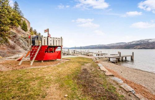 Central Okanagan House | Secluded Cabin On The Lake #7