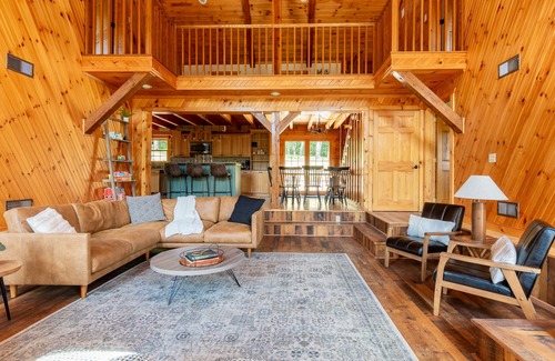 Concord Cabin | Secluded Cabin, Sleeps 20-Pickleball, Pool&Hot Tub