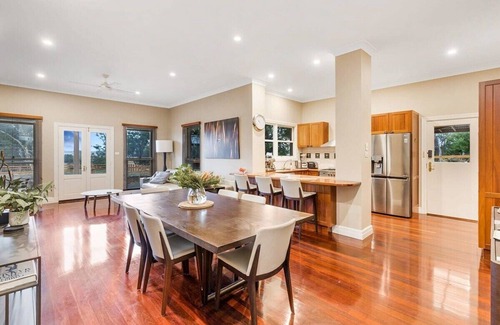 Strathfieldsaye House | Secluded Country Vineyard Estate near Bendigo