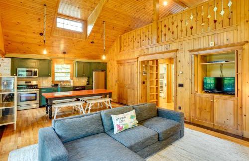 Tannersville House | Secluded Elka Park Cabin Hot Tub and Fire Pit!