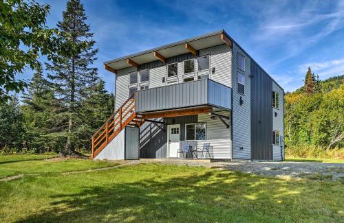 Fritz Creek House | Secluded Getaway with Deck, Steps to Fritz Creek!