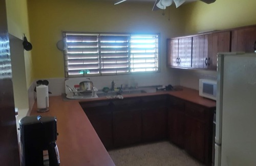 Epworth House | Secluded location/Weekly Discounts/15 mins Ocho Rios/Netflix Cable TV