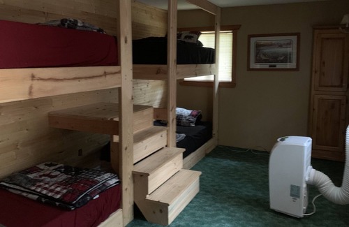 Wakefield Cabin | Secluded & Peaceful Riverside Cabin w/ Parking