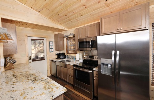 Gatlinburg - Pigeon Forge Cabin | Secluded Pigeon Forge Cabin Getaway-Pet Friendly-Fishing access catch release