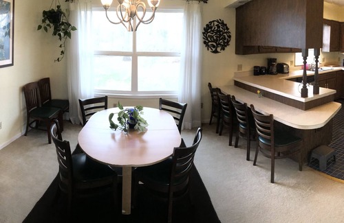 Carbondale House | Secluded Wine Trail Getaway with Theater Room