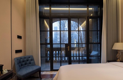 Luolong Hotel | SECLUSION TANG