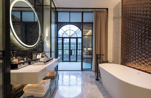 Luolong Hotel | SECLUSION TANG