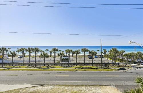 Bahama Beach House | Second Wind by Book That Condo