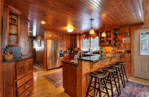 Rangeley Plantation House | Second Wind - Private vacation home right on Mooselookmeguntic Lake