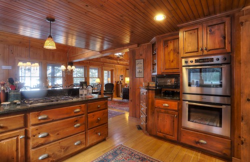 Rangeley Plantation House | Second Wind - Private vacation home right on Mooselookmeguntic Lake