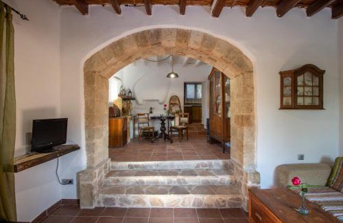 Leros House | Secret Garden, a little paradise of tranquility.
