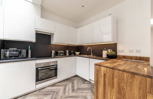 Earl's Court House | Secret KENSINGTON Garden Mews